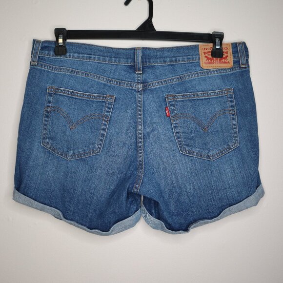 Levi's Jean Shorts, Distressed Detail, Size 31. 99% Cotton. - Picture 1 of 5